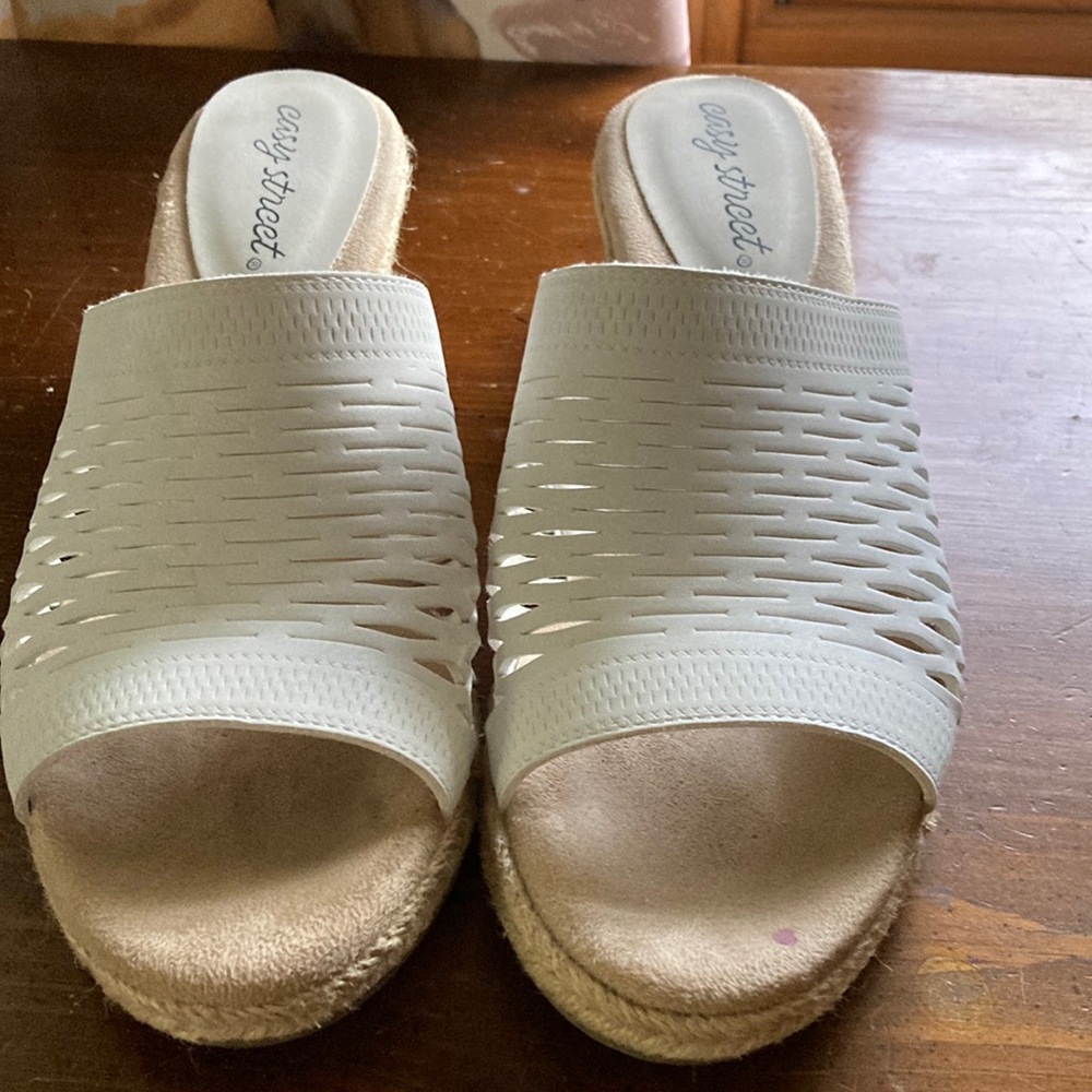 East street sandals